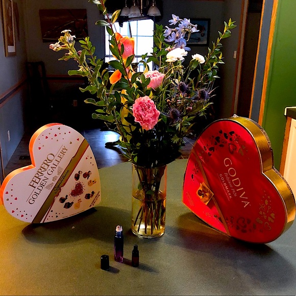 Candy & Flowers Essential Oil Blend for Love and Romance - Picture 7 of 9